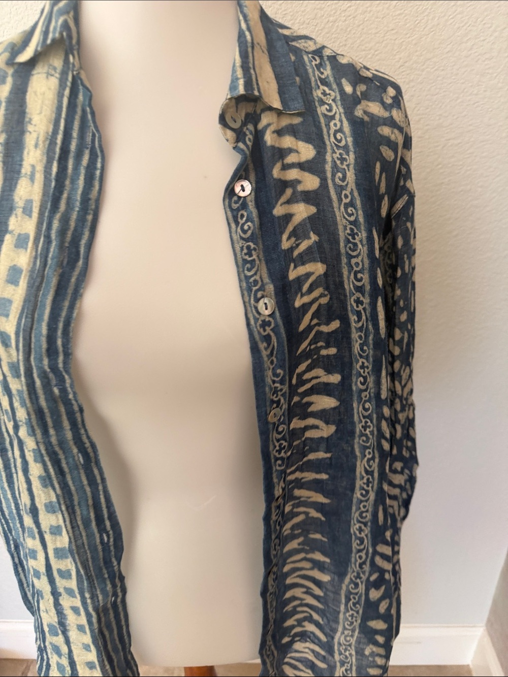 Zara size medium button down blouse